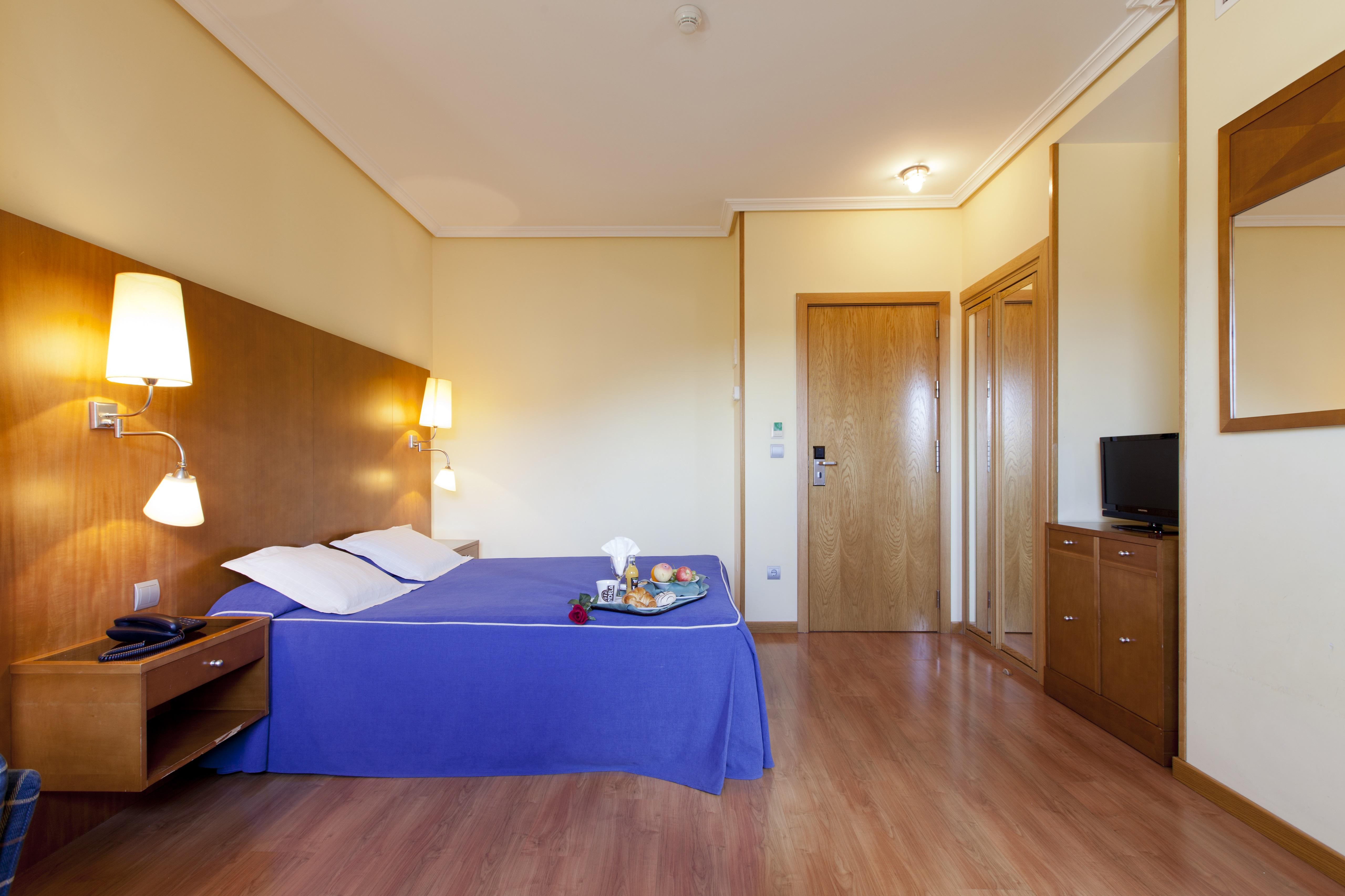 Hotel Galaico Колладо-Виллалба Экстерьер фото