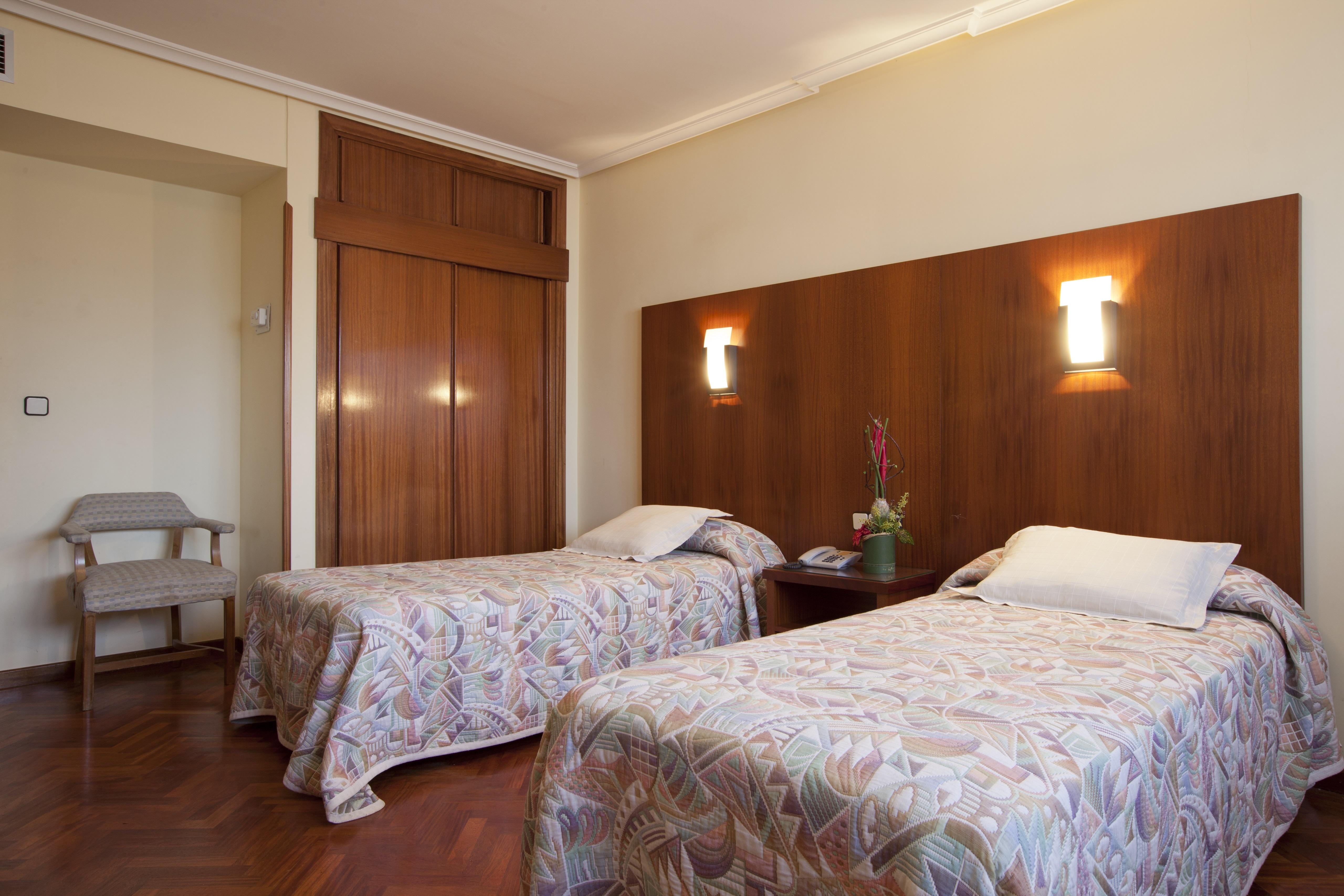 Hotel Galaico Колладо-Виллалба Экстерьер фото