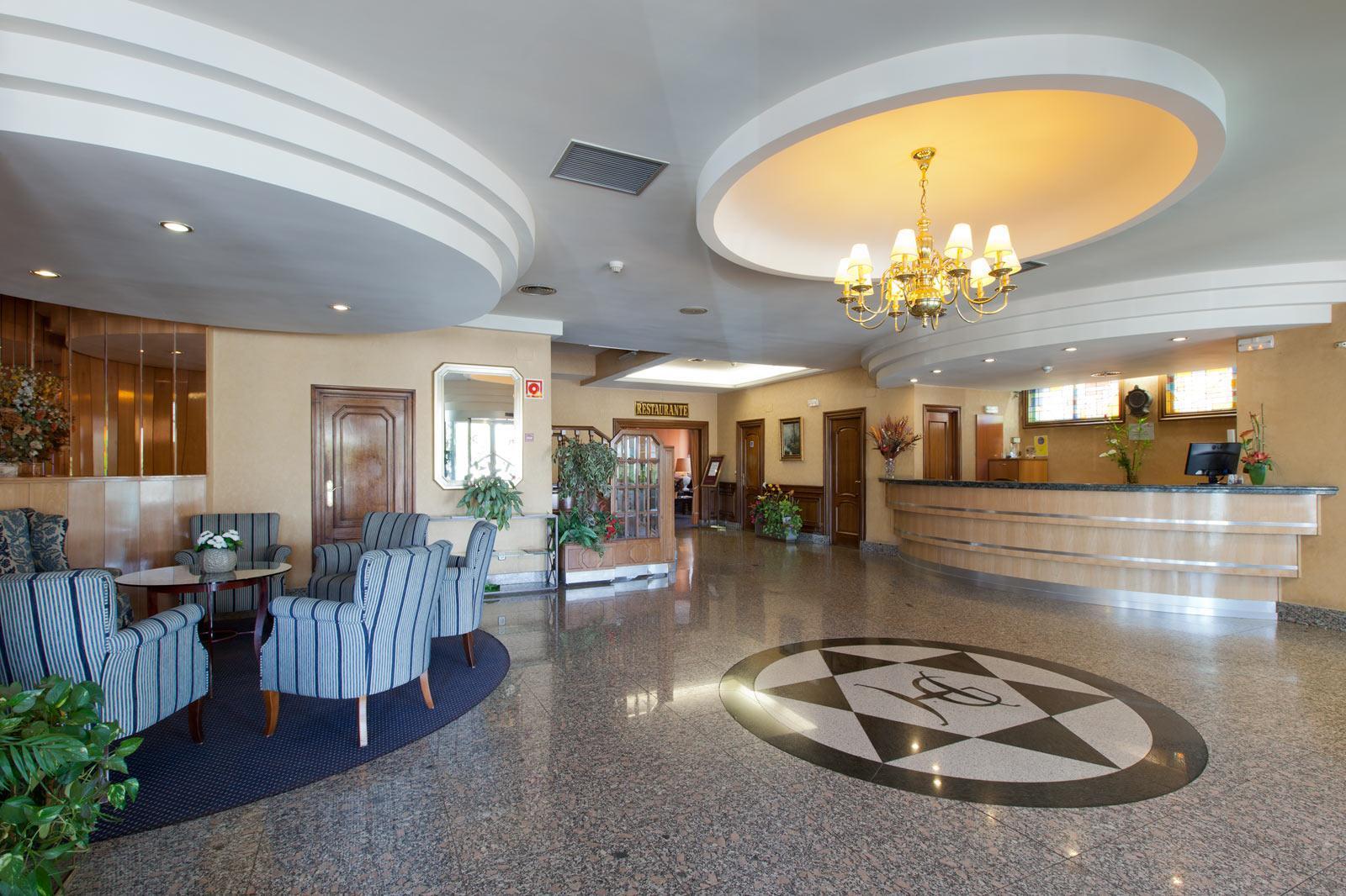 Hotel Galaico Колладо-Виллалба Экстерьер фото