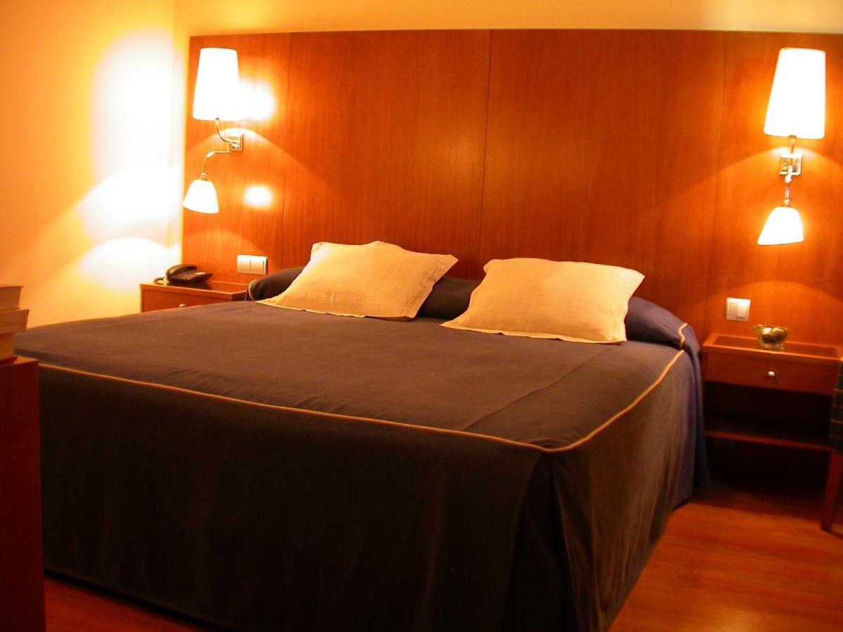 Hotel Galaico Колладо-Виллалба Номер фото